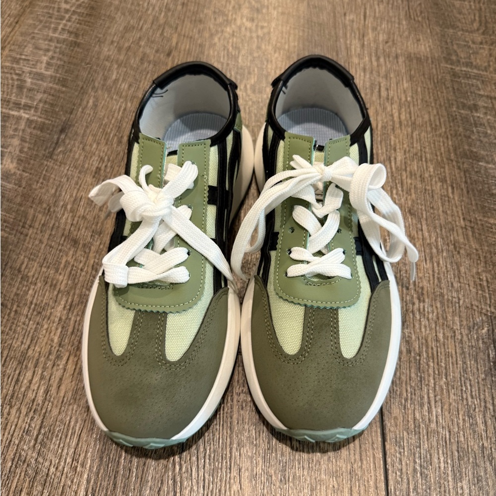 SHEIN Green and Black Athletic Shoes